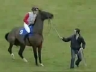 Le seul cheval au monde à faire un backflip en éjectant son cavalier - Epic Fail  backflip horse